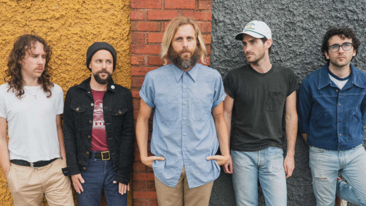 Awolnation, revelação do Indie Rock, libera releitura para a clássica